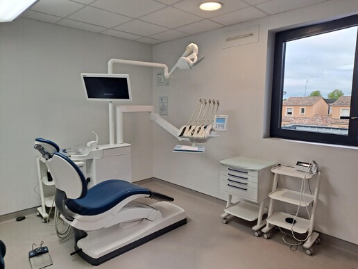 Recrute Chirurgien(ne)-Dentiste thésé(e) H/F