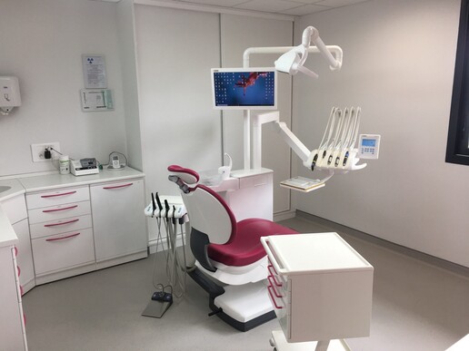 Recrute Chirurgien(ne)-Dentiste thésé(e) H/F