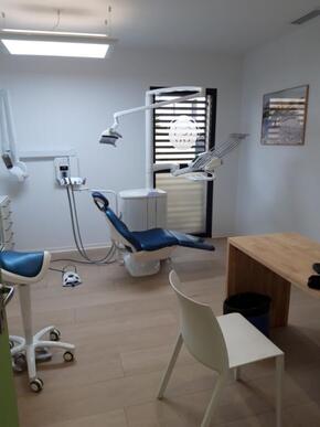 Vend cabinet dentaire cause depart retraite