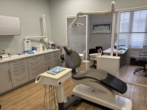 (06) Cabinet dentaire à vendre entre Cannes et Nice (Réf: VS/80)