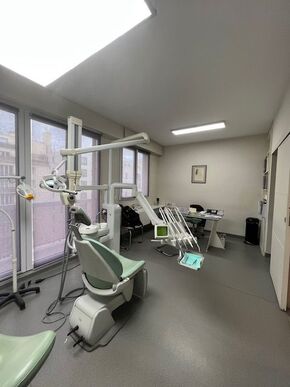 Cession murs de cabinet dentaire  Paris 17 eme