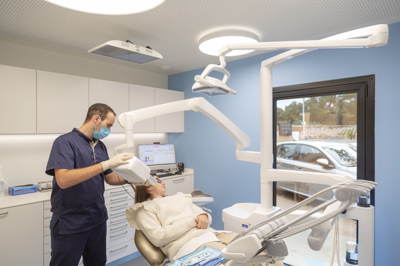 Cabinet Dentaire multi-disciplinaire Moderne Avignon H/F